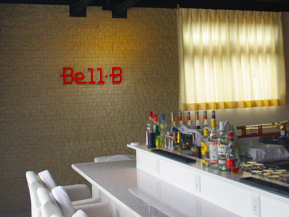 おしゃれな店内のBellBデートをお楽しみください