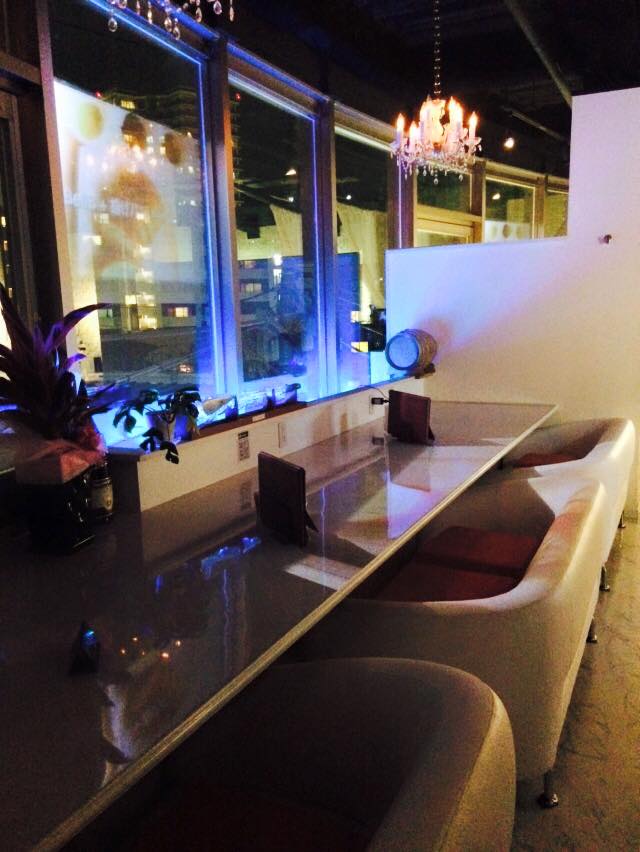 夏も涼やかなBellBの店内