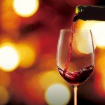ワインの注ぎ方のコツとは？泡立てない注ぎ方とは？